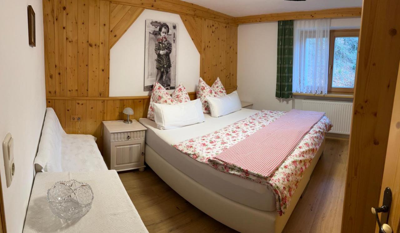 Ferienwohnung Haus Waldrand Oberndorf in Tirol Exterior foto